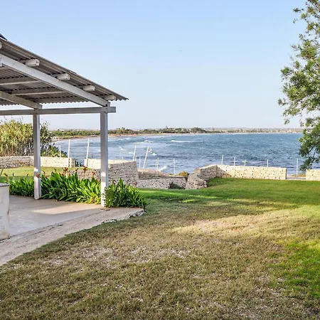 2 Bedroom Gorgeous In Hébergement de vacances Ispica