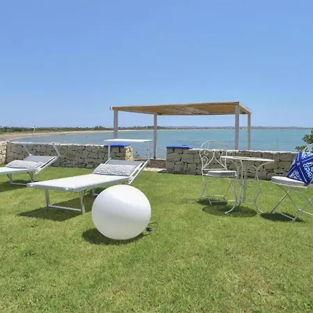 2 Bedroom Gorgeous In Hébergement de vacances *