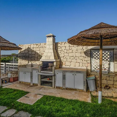 2 Bedroom Gorgeous In *