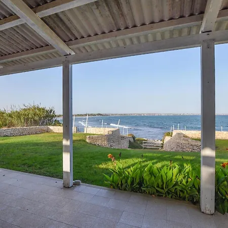 2 Bedroom Gorgeous In בית נופש